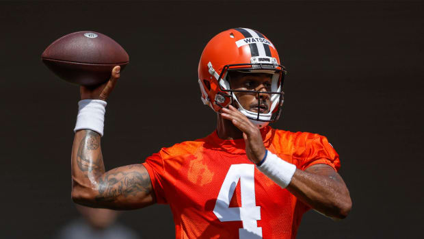 Cleveland Browns quarterback Deshaun Watson throws a pass during an NFL football practice at FirstEnergy Stadium, Thursday, June 16, 2022, in Cleveland.